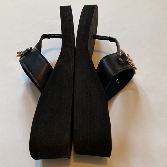 Mixit Rose Gold Wedge Flip Flop Sandals - Picture 4 of 8